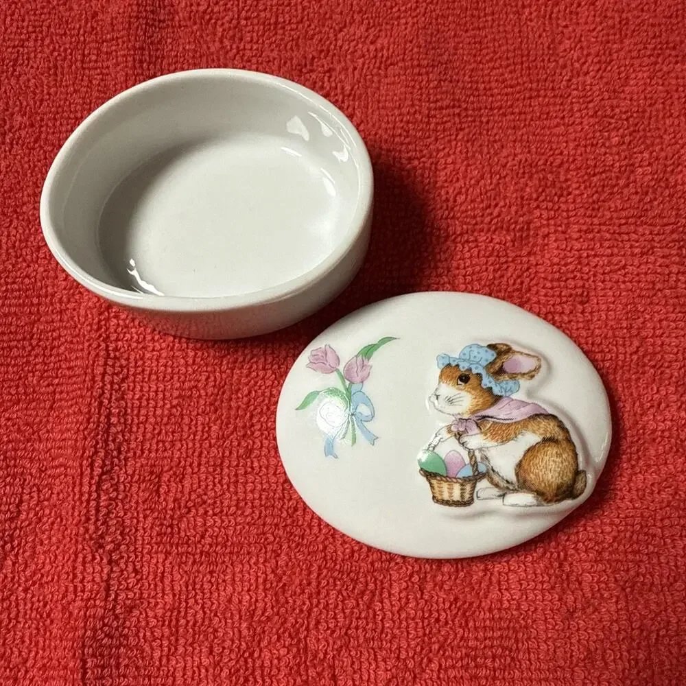 Vintage Bunny Trinket Box Ceramic Rabbit Easter Basket With Lid - Easter